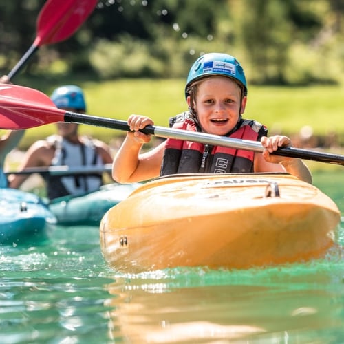 Kinder_Wasserspaß_Harmls_Flachau_Badesee_kajak