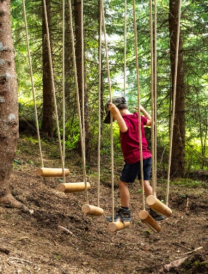 Family Run Summer Shuttleberg Themenwanderweg Kinder Familienurlaub Hotel Salzburgerland Harmls Wanderurlaub