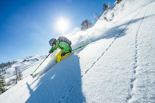 Gefahr Lawine Schutzmaßnahmen Lawinenschutz hoch am Berg Flachau Mensch